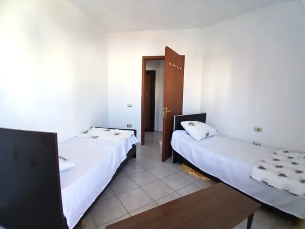 JEPET ME QERA SUPER APARTAMENTI 2+1 TEK STACIONI I TRENIT  Kati 3, 90 m² 500 Euro