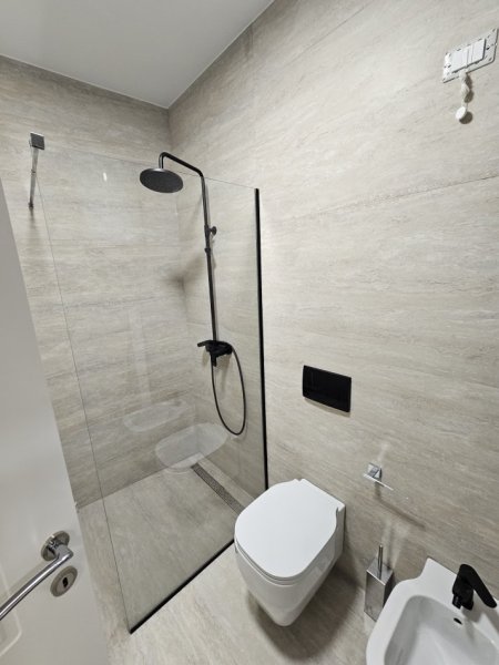 Tirane, jepet me qera apartament 2+1+Ballkon Kati 10, 128 m² 1.800 € 