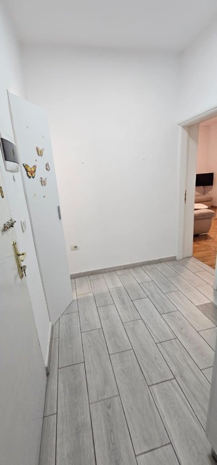Tirane, jepet me qera apartament 1+1 Kati 2, 60 m² 550 € 