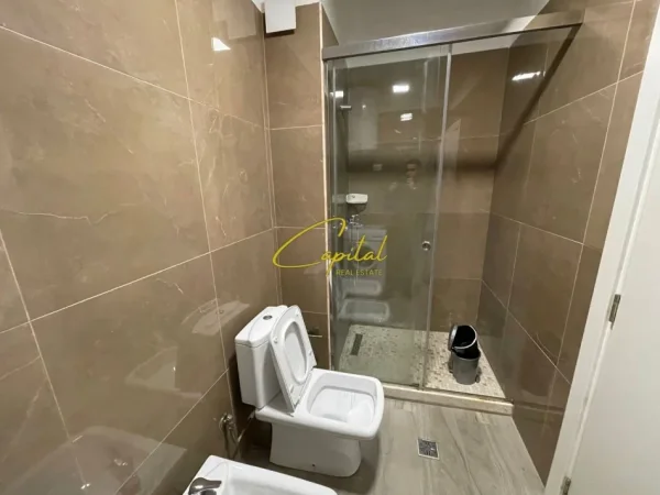 Tirane, jepet me qera apartament 1+1 Kati 5, 70 m² 600 € (MATERNITETI I RI)