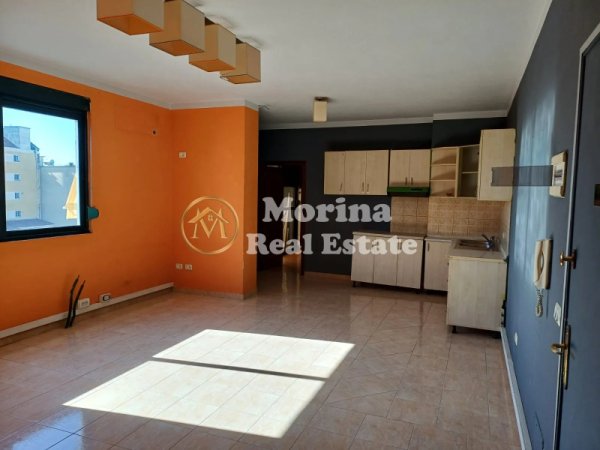 Tirane, jepet me qera apartament 2+1 Kati 7, 95 m² 500 € (Rruga Vllazen Huta)