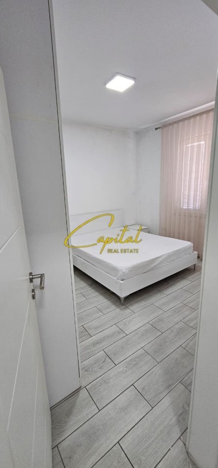 Tirane, jepet me qera apartament 1+1 Kati 3, 65 m² 550 € (RRUGA E BARRIKADAVE)