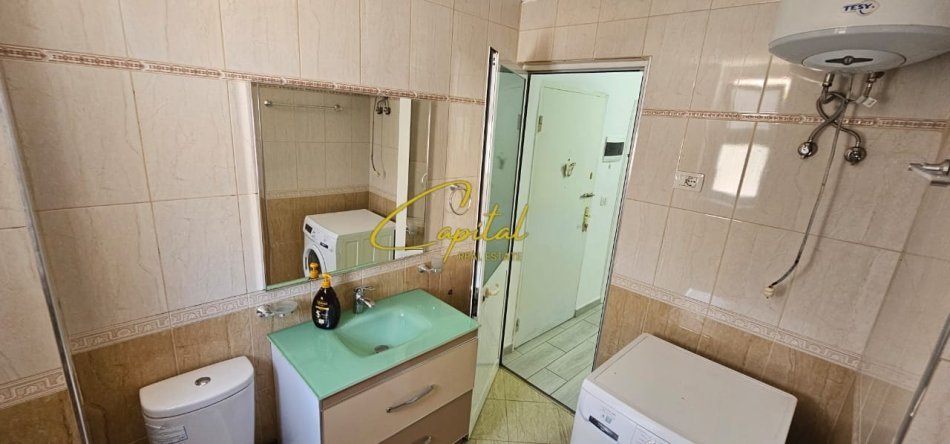 Tirane, jepet me qera apartament 1+1 Kati 3, 65 m² 550 € (RRUGA E BARRIKADAVE)