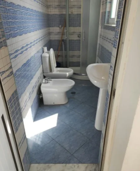 Tirane, shitet apartament 2+1+Ballkon Kati 4, 65 m² 103.000 € (Rruga "Niko Avrami")