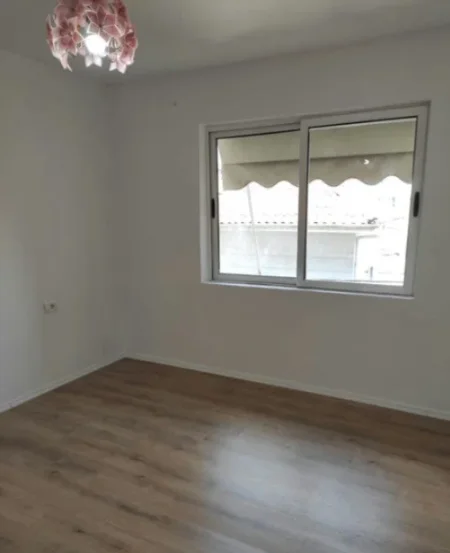 Tirane, shitet apartament 2+1+Ballkon Kati 4, 65 m² 103.000 € (Rruga "Niko Avrami")