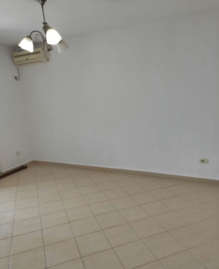 Tirane, shitet apartament 2+1+Ballkon Kati 4, 65 m² 103.000 € (Rruga &quot;Niko Avrami&quot;)