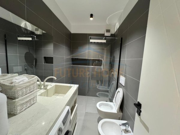 APARTAMENT MODERN 1+1+GARDEROBE ME QERA NE SAUK