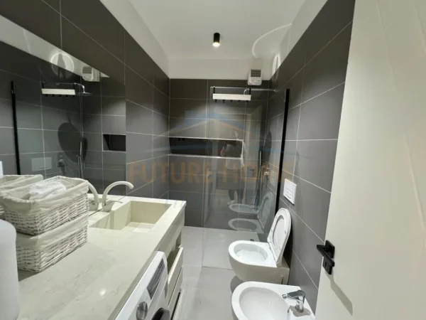 APARTAMENT MODERN 1+1+GARDEROBE ME QERA NE SAUK