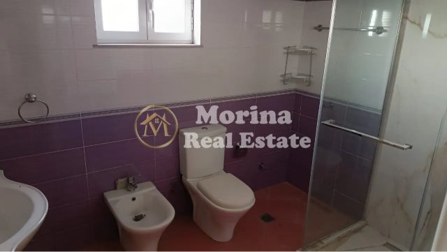 Tirane, jepet me qera shtepi 3+1 Kati 4, 200 m² 500 € (Sauk)