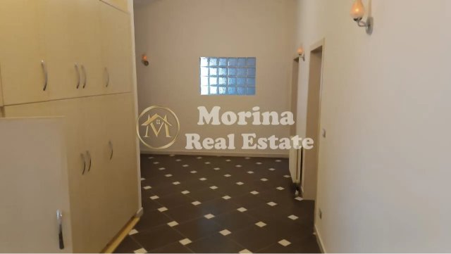 Tirane, jepet me qera shtepi 3+1 Kati 4, 200 m² 500 € (Sauk)