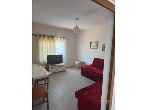 Tirane, jepet me qera shtepi 5+1 Kati 2, 100 m² 600 € 
