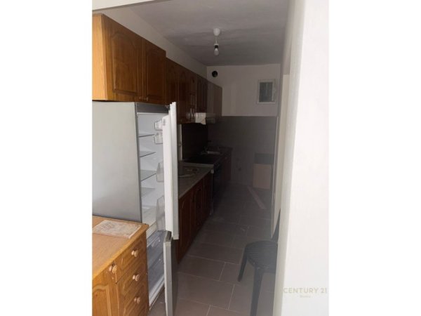 Tirane, jepet me qera shtepi 5+1 Kati 2, 100 m² 600 € 