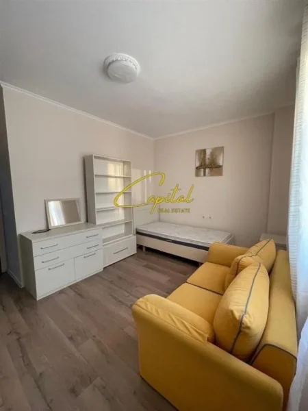 Tirane, jepet me qera apartament 2+1 Kati 2, 95 m² 450 € (FRESKU)