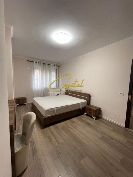 Tirane, jepet me qera apartament 2+1 Kati 2, 95 m² 450 € (FRESKU)