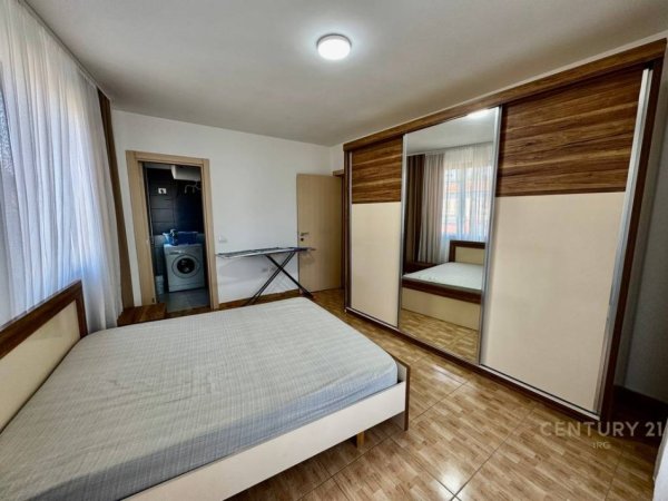 Tirane, jepet me qera apartament 2+1 Kati 2, 123 m² 650 € 