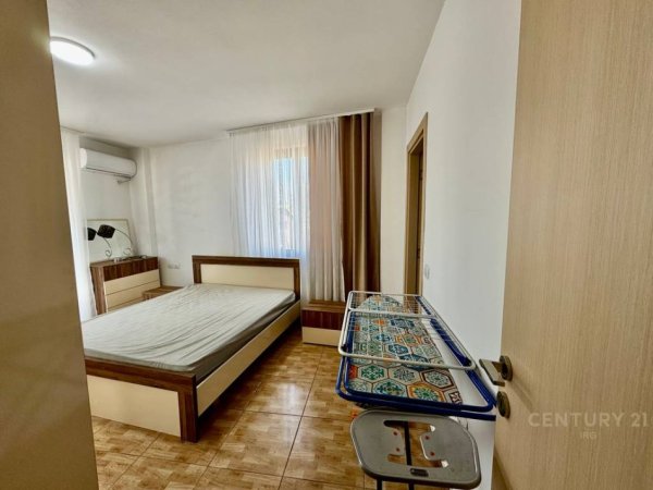 Tirane, jepet me qera apartament 2+1 Kati 2, 123 m² 650 € 
