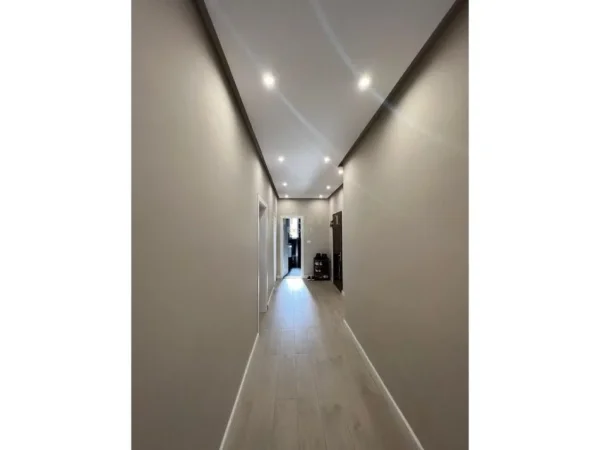 Tirane, jepet me qera apartament 2+1 Kati 5, 82 m² 800 € 