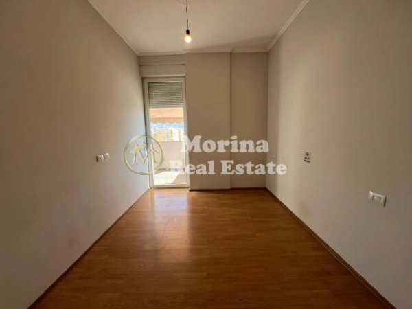 Tirane, jepet me qera apartament 2+1 Kati 8, 70 m² 700 € (21 Dhjetori)