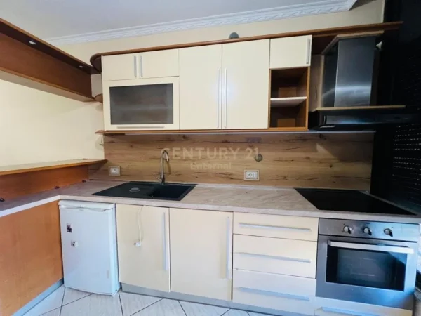 Tirane, jepet me qera apartament 1+1 Kati 2, 66 m² 500 € 