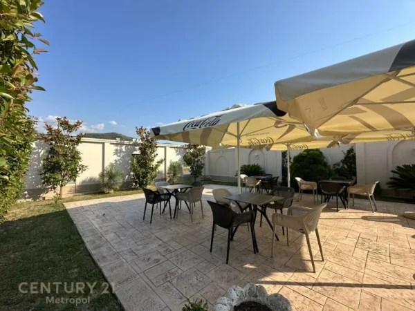 Elbasan, jepet me qera hotel , 670 m² 2.500 € (Rr.Elbasan-Librazhd)