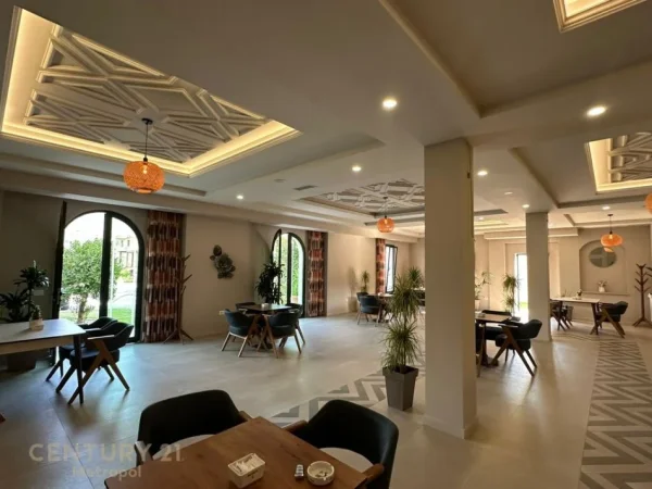Elbasan, jepet me qera hotel , 670 m² 2.500 € (Rr.Elbasan-Librazhd)