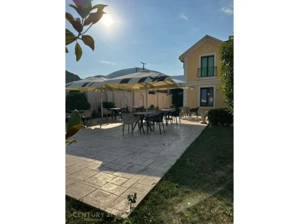 Elbasan, jepet me qera hotel , 670 m² 2.500 € (Rr.Elbasan-Librazhd)