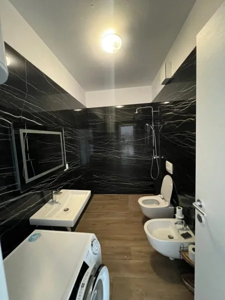 Tirane, jepet me qera apartament 2+1+Ballkon Kati 5, 1.100 €