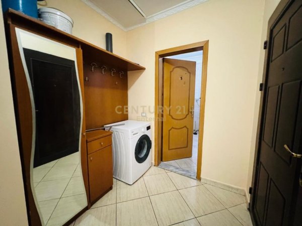Tirane, jepet me qera apartament 1+1+Ballkon Kati 2, 66 m² 500 € (Rruga e Dibrës, pranë Selvisë, Tiranë)