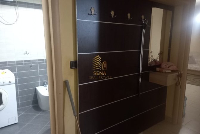 Tirane, jepet me qera apartament 2+1 Kati 2, 80 m² 650 € (Rruga Muhamet Gjollesha)