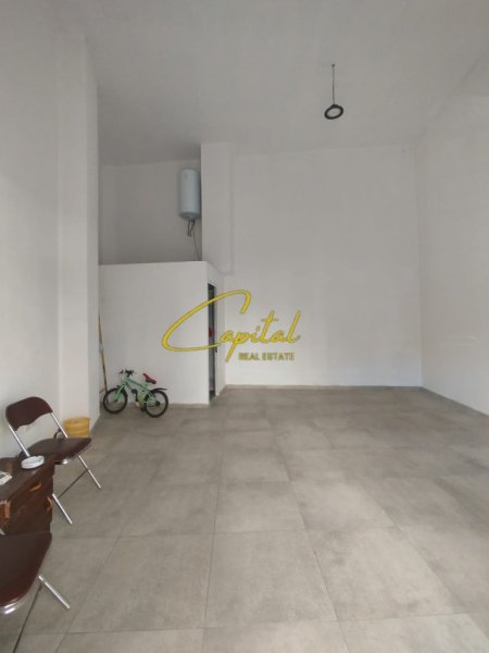 Tirane, jepet me qera ambjent biznesi Kati 0, 55 m² 600 € (STACIONI TRENIT)