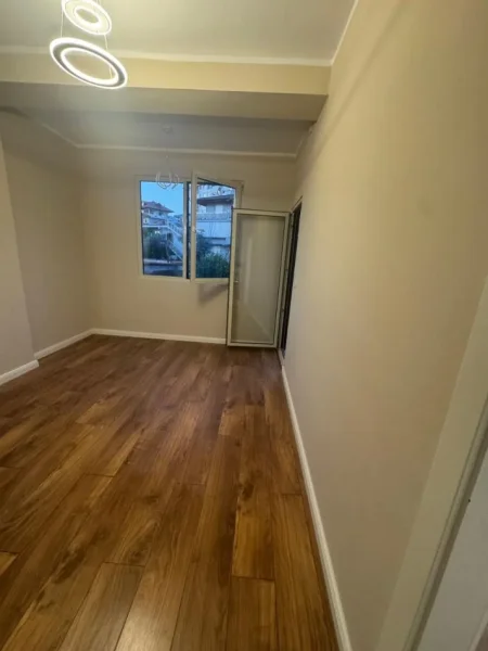 Tirane, shitet apartament 2+1+Ballkon , 78 m² 113.000 € 