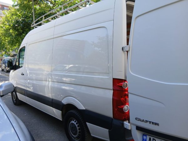 Tirane, shes minivan | minibus Volswagen Crafter 2000 Nafte Nafte, e bardhë manuale Kondicioner 150.000 km 15.900 €