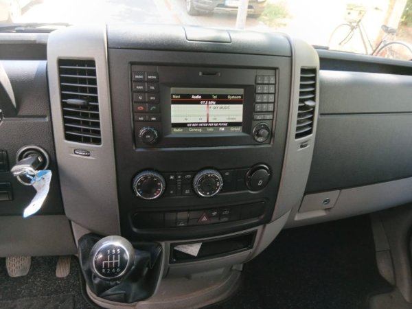 Tirane, shes minivan | minibus Volswagen Crafter 2000 Nafte Nafte, e bardhë manuale Kondicioner 150.000 km 15.900 €