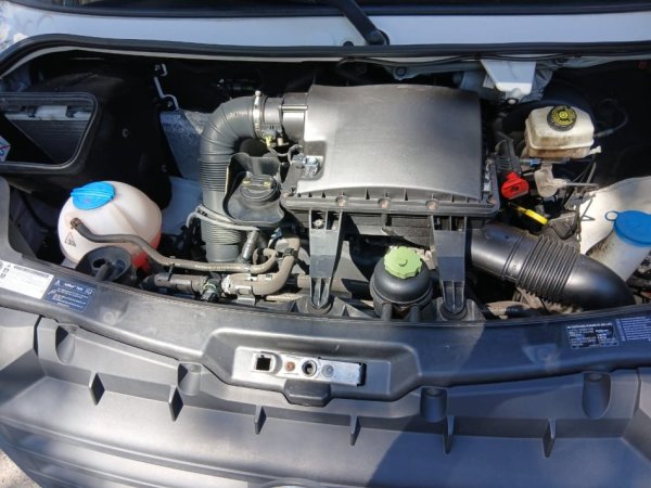 Tirane, shes minivan | minibus Volswagen Crafter 2000 Nafte Nafte, e bardhë manuale Kondicioner 150.000 km 15.900 €