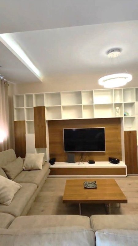 Tirane, jepet me qera apartament 3+1+Ballkon Kati 1, 120 m² 900 € (Ish Stacioni i Trenit/Rruga Karl Gega)
