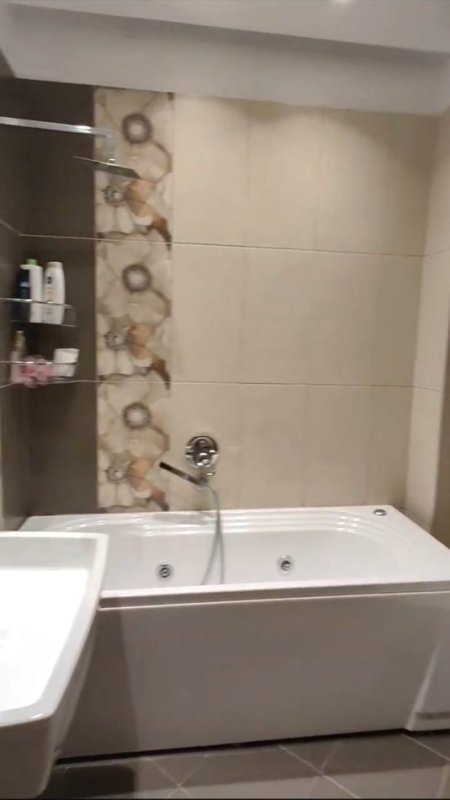 Tirane, jepet me qera apartament 3+1+Ballkon Kati 1, 120 m² 900 € (Ish Stacioni i Trenit/Rruga Karl Gega)