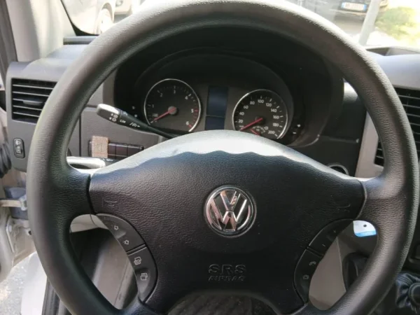 Tirane, Okazion Shitet Furgon Crafter 2000 cc Nafte, e bardhë manuale Kondicioner 150.000 km 15.900 €