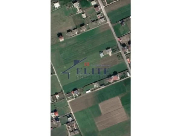 Tirane, shitet toke , 1.000 m² 65.000 € (Kamez)