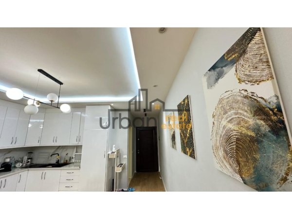 Tirane, jepet me qera apartament 2+1+Ballkon Kati 4, 100 m² 420 € (Fresku)