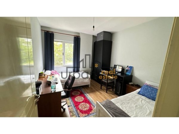 Tirane, jepet me qera apartament 2+1+Ballkon Kati 4, 100 m² 420 € (Fresku)