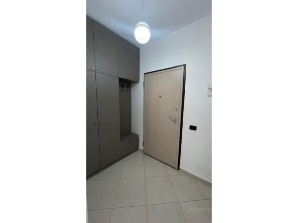 Tirane, jepet me qera apartament 2+1+Ballkon Kati 3, 104 m² 450 € (Hyrja e Freskut, Tiranë)