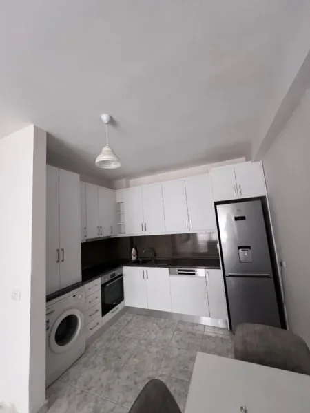 Tirane, jepet me qera apartament 2+1+Aneks+Ballkon , 86 m² 400 € (astir)