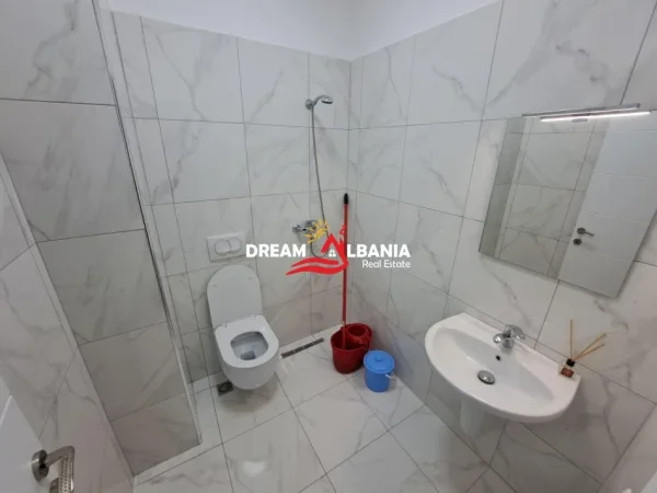 Tirane, jepet me qera apartament 2+1 Kati 5, 91 m² 800 € (ne rrugen Jordan Misja ne rezidencen Quartrum)