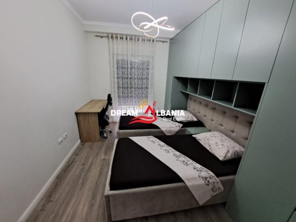 Tirane, jepet me qera apartament 2+1 Kati 5, 91 m² 900 € (ne rrugen Jordan Misja ne rezidencen Quartrum)