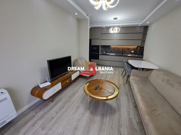 Tirane, jepet me qera apartament 2+1 Kati 5, 91 m² 900 € (ne rrugen Jordan Misja ne rezidencen Quartrum)