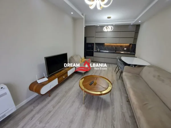 Tirane, jepet me qera apartament 2+1 Kati 5, 91 m² 800 € (ne rrugen Jordan Misja ne rezidencen Quartrum)