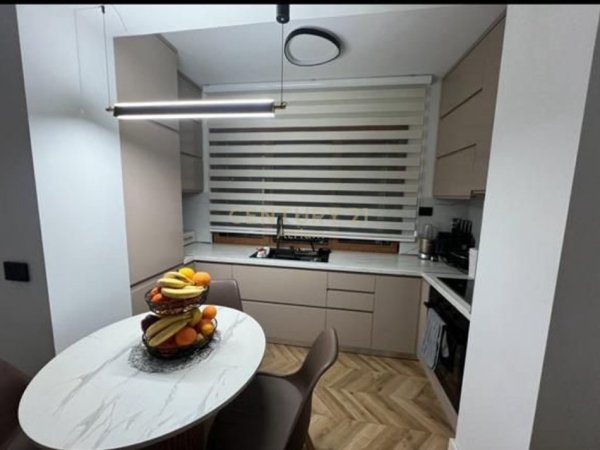 Tirane, shitet apartament 2+1 Kati 2, 78 m² 140.000 € (ALLIAS)