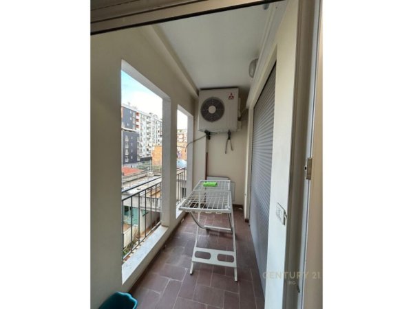 Tirane, jepet me qera apartament 3+1+Aneks+Ballkon Kati 3, 118 m² 1.100 € (Rr. Kongresi i Lushnjes)