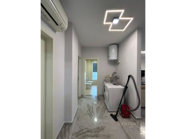 Tirane, jepet me qera apartament 3+1+Aneks+Ballkon Kati 3, 118 m² 1.100 € (Rr. Kongresi i Lushnjes)