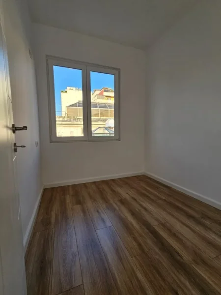 Tirane, shitet apartament 2+1 Kati 5, 65 m² 167.000 € (RRUGA E KAVAJES)